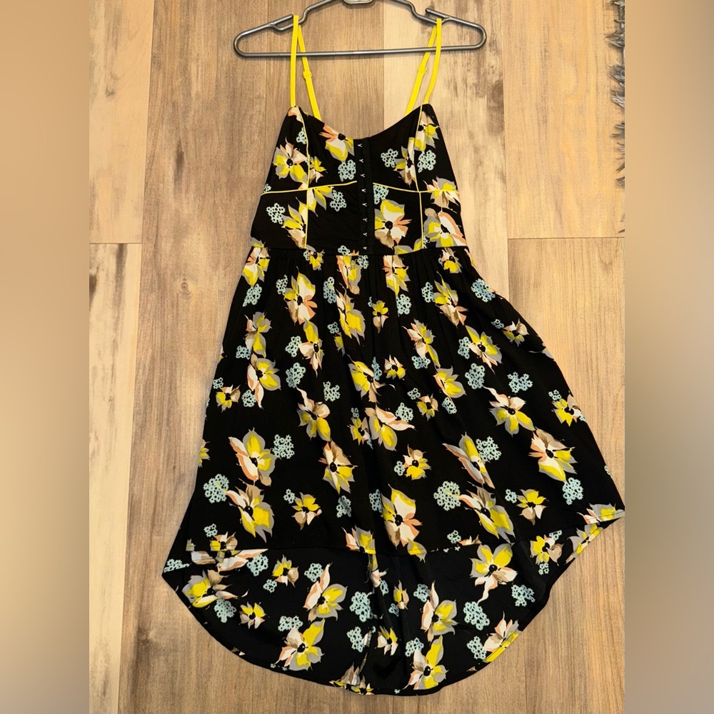 Beautiful floral design American Rag dress stretchy size medium